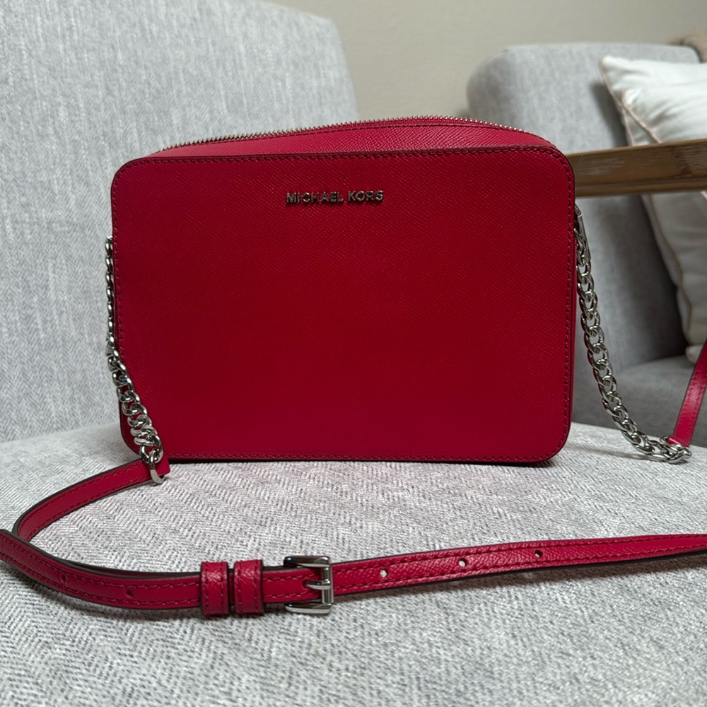 Michael Kors Jet Set Crossbody Purse. $168
